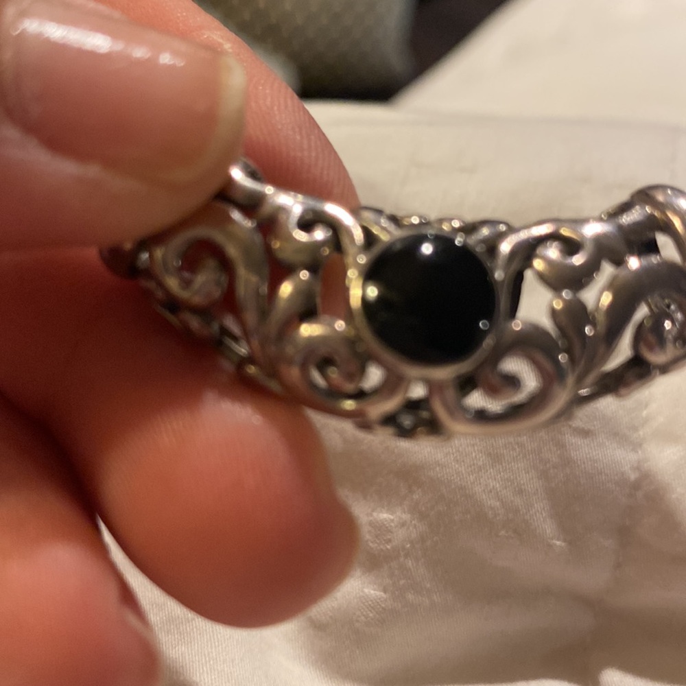 925 sterling silver with black onyx pendant.. excellent used condition - Picture 5 of 5